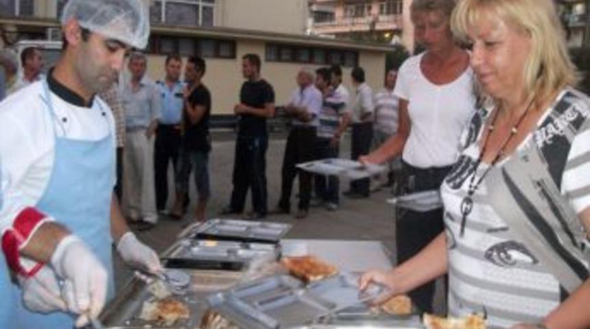Alanya&rsquo;da yaşayan yabancılar iftar yemeğine katıldı