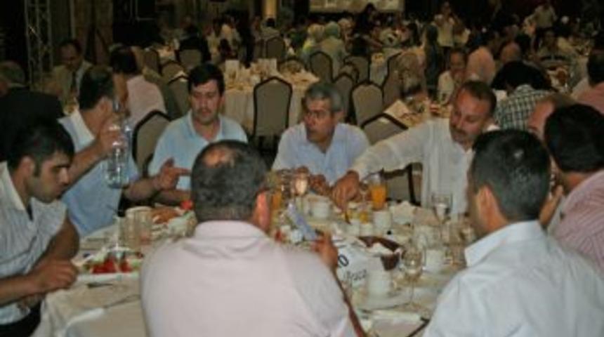 Fidan, okuma salonu sevdalılarını iftarda buluşturdu
