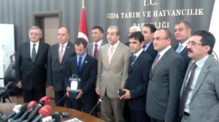 Eker, jokeyi kutladı: Bu davranışın diğer spor dallarında da olmasını diliyoruz