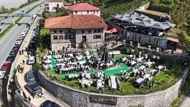 Sarallar ve Şahinler barış masasında!