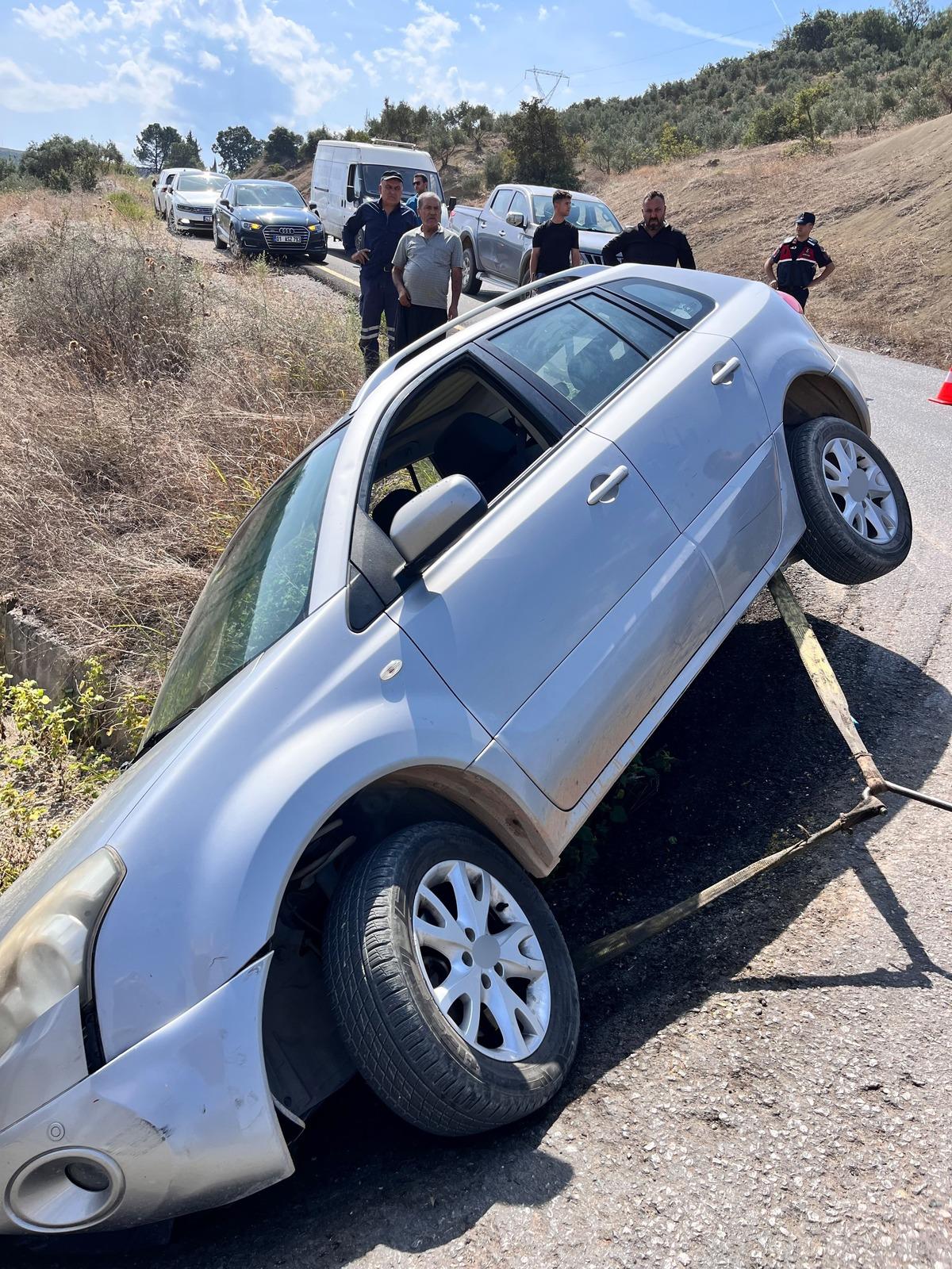 Osmaniye de otomobil devrildi, 1 kişi yaralandı 2