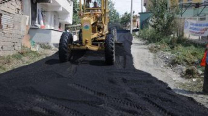 İlkadım Belediyesi asfaltlama &ccedil;alışmalarına hız verdi
