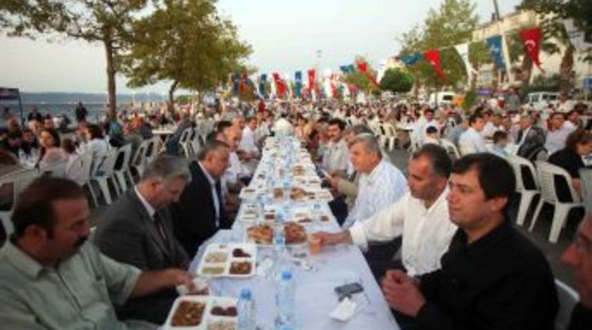Karam&uuml;rsel&rsquo;de sahilde iftar keyfi