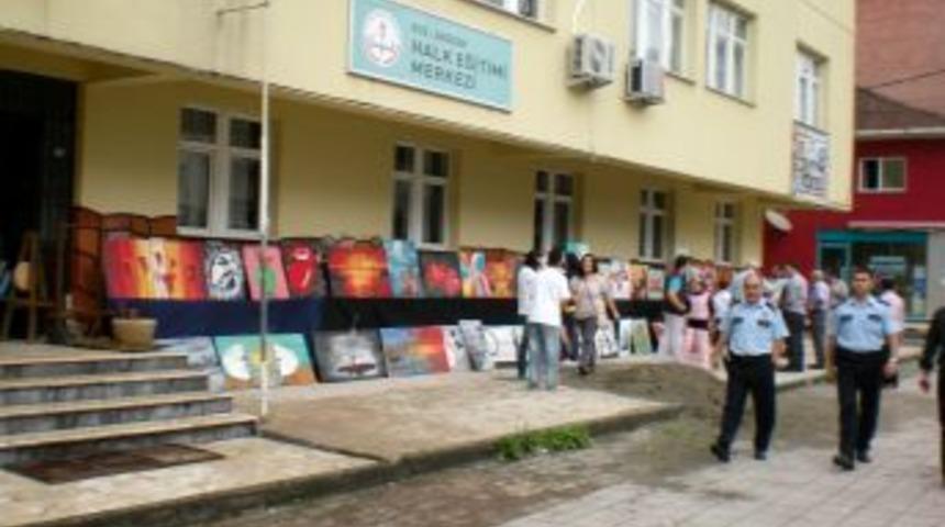 Ardeşen HEM &ouml;ğrencileri 96 eseri g&ouml;r&uuml;c&uuml;ye &ccedil;ıkardı