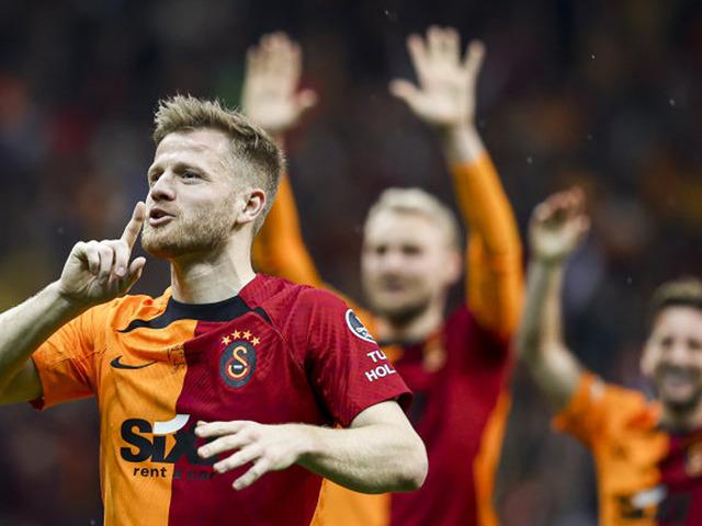 Galatasaray'ın eski futbolcusu Fredrik Midtsj&ouml; kariyerini noktaladı