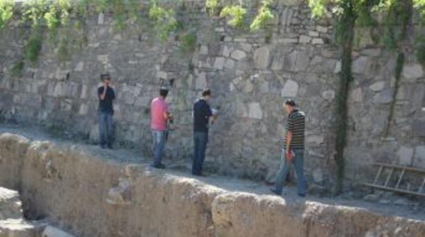 Arkeolojik kazıda el bombası bulundu