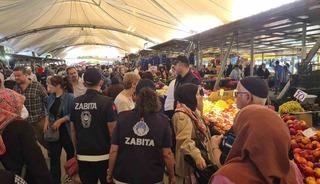Zabıta ekiplerinden halk pazarında sıkı denetim