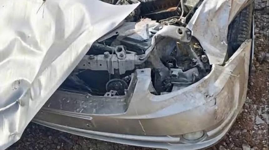 Kontrolden &ccedil;ıkan otomobil takla attı: 1 &ouml;l&uuml;, 2 yaralı