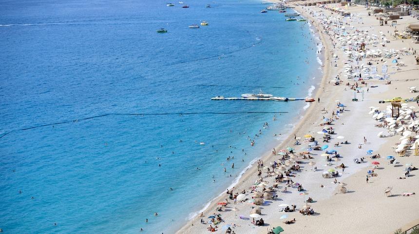 Fethiye'de sahillerde sıcak hava yoğunluğu yaşanıyor