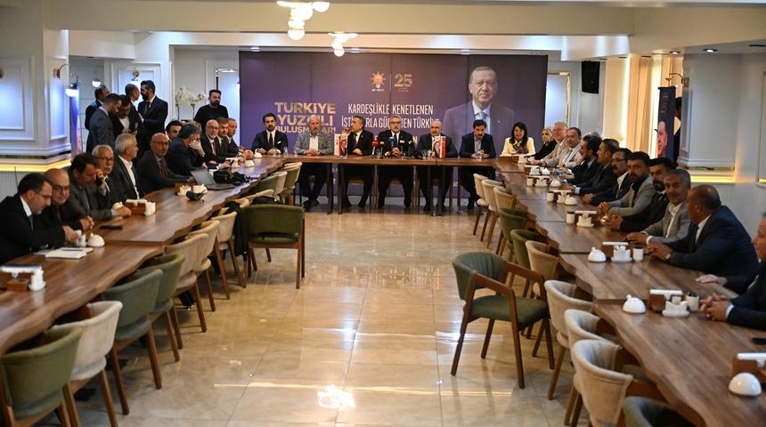 AK Parti Genel Başkan Yardımcısı Yayman, Van'da basın mensuplarıyla buluştu