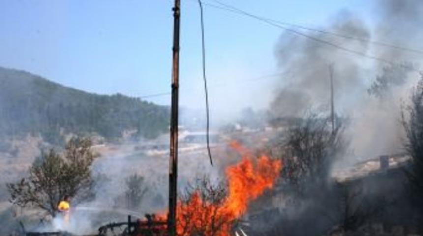 Kibritle oynayan &ccedil;ocuklar mermer at&ouml;lyesini k&uuml;l etti
