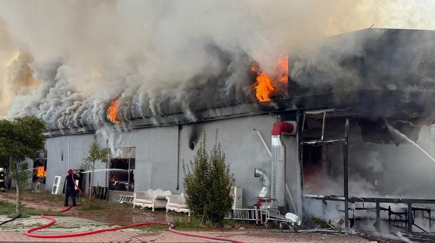 Sakarya'da restoranda &ccedil;ıkan yangın s&ouml;nd&uuml;r&uuml;ld&uuml;