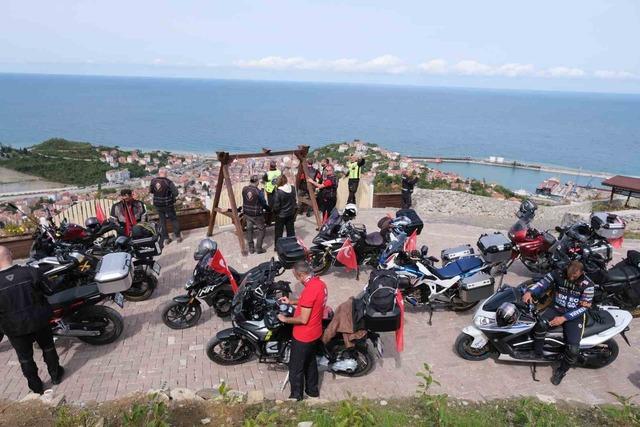 Motosiklet tutkunlarından "İstiklal" sürüşü 10