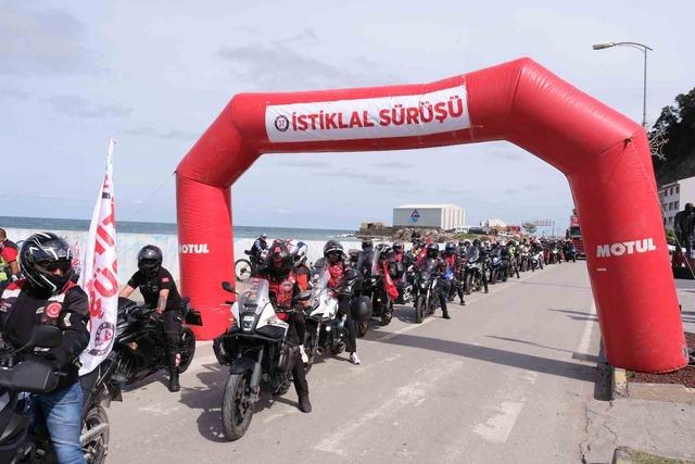 Motosiklet tutkunlarından "İstiklal" sürüşü 9