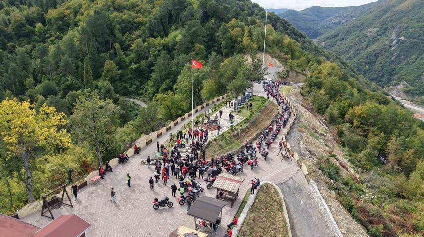 Motosiklet tutkunlarından "İstiklal" s&uuml;r&uuml;ş&uuml;