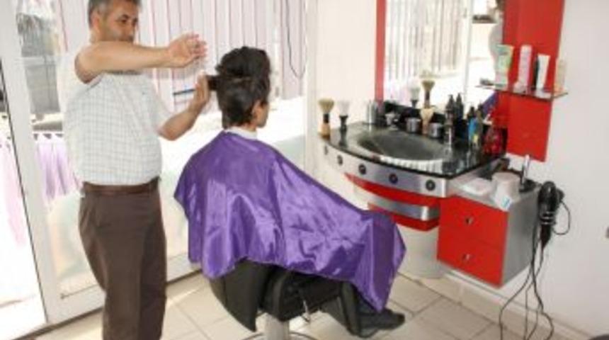 Berberler bayram dolayısıyla randevu sistemine ge&ccedil;ti