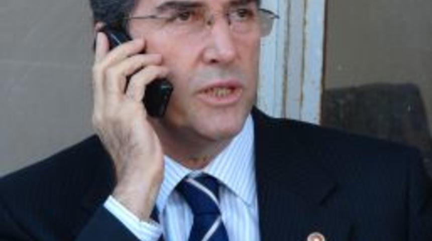 AK Parti'li Badak, tebrik kartlarıyla Antalya'nın g&uuml;zelliklerini tanıtıyor