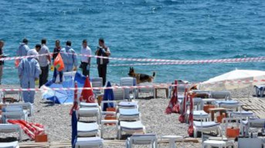 Plajdaki patlamada &ouml;len ve yaralanan yok, olay yerindeki &ccedil;iviler inceleniyor