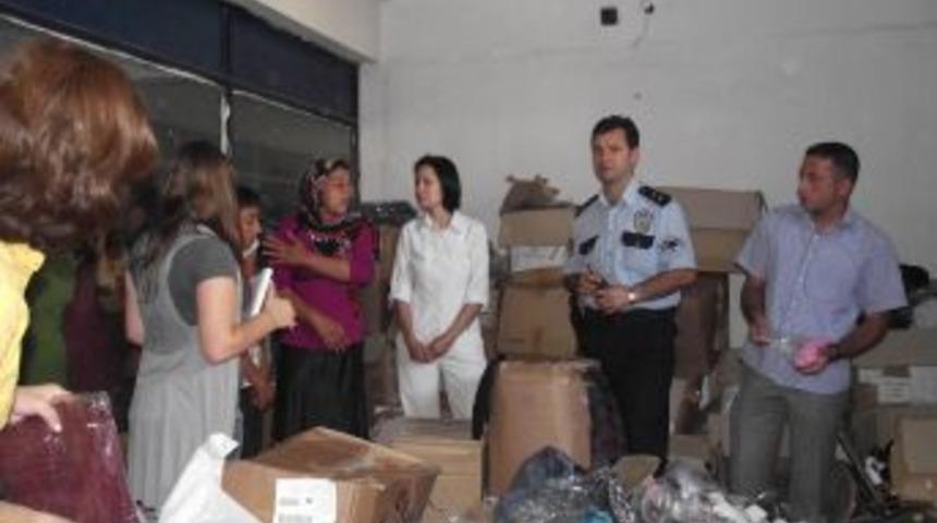 Yardıma muhta&ccedil; ailelere, Bayram &ouml;ncesi giysi yardımı yapıldı
