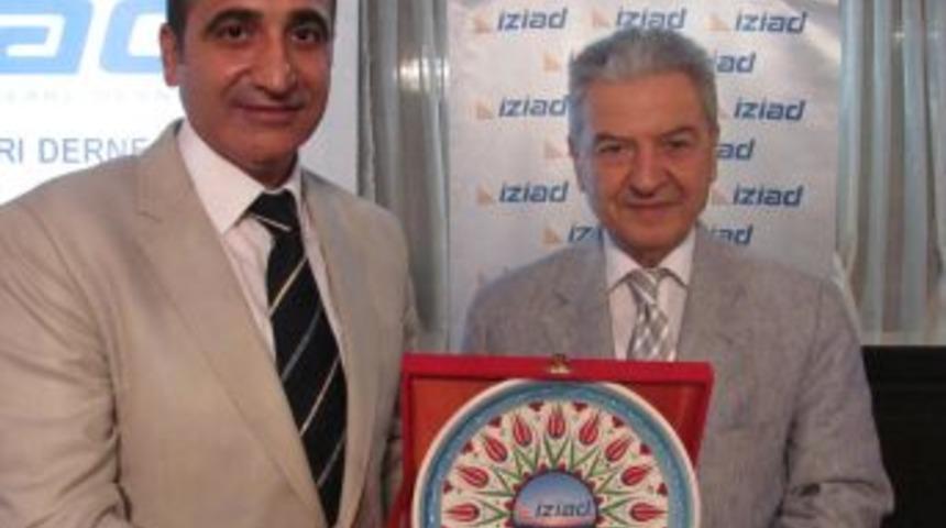 İZİAD &uuml;yeleri kuruyemiş sekt&ouml;r toplantısında buluştu