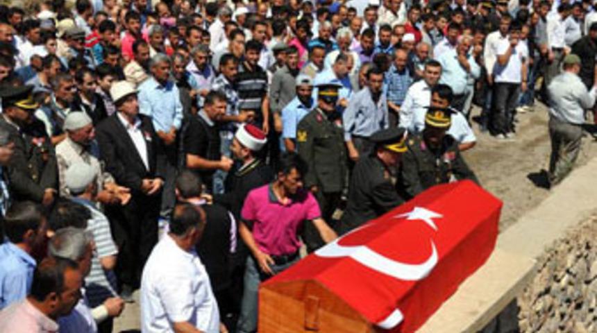 Kalp krizi ge&ccedil;iren asker şehit oldu