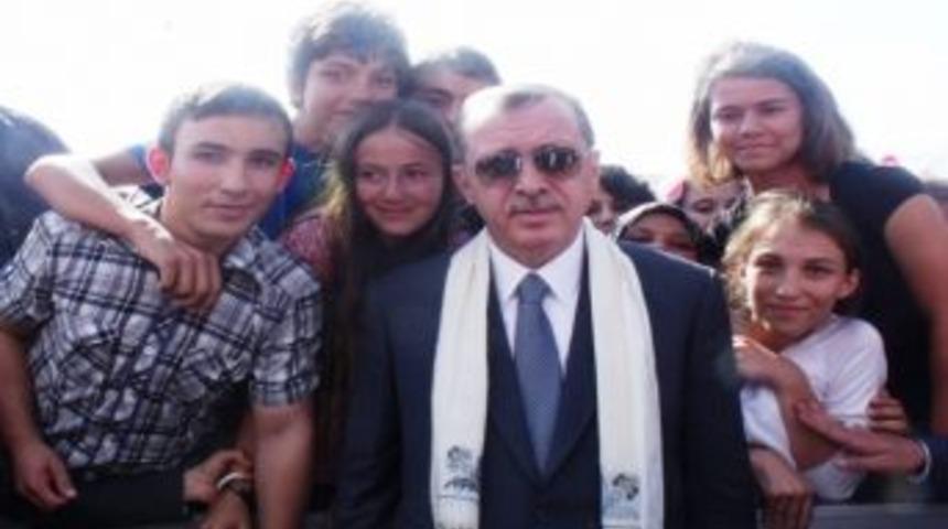 Erdoğan, lise &ouml;ğrencilerinin yurt talebini aldı