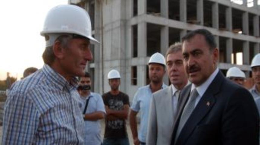 Bakan Eroğlu orucunu Simavlı depremzedelerle birlikte a&ccedil;tı