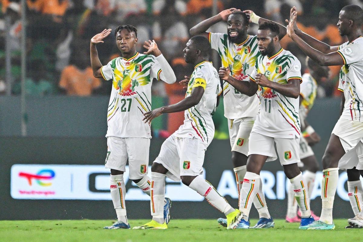 Fenerbahçeli Nene den şov! Mali nin genç yıldızı döktürdü 1