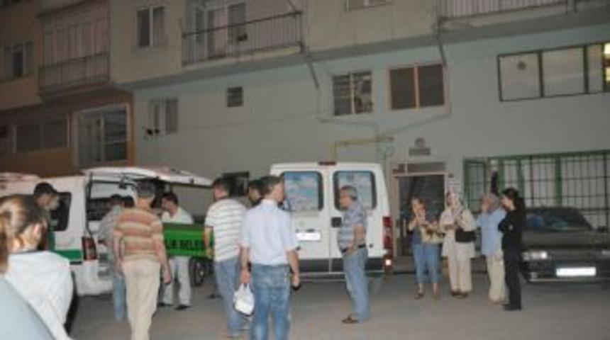 Kalbine sıktığı tek kurşunla &ouml;ld&uuml;