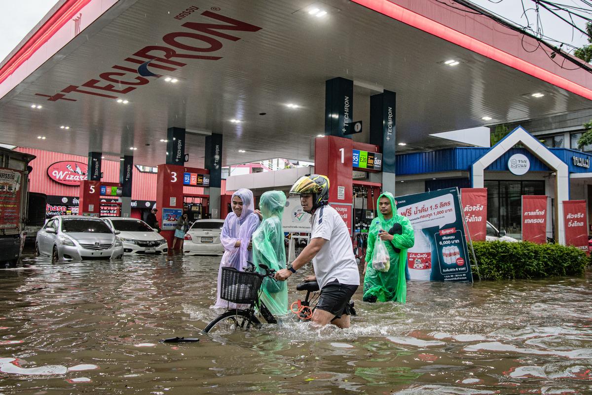 Tayland ın başkenti Bangkok taki 50 b&ouml;lgenin tamamı afet b&ouml;lgesi ilan edildi 1