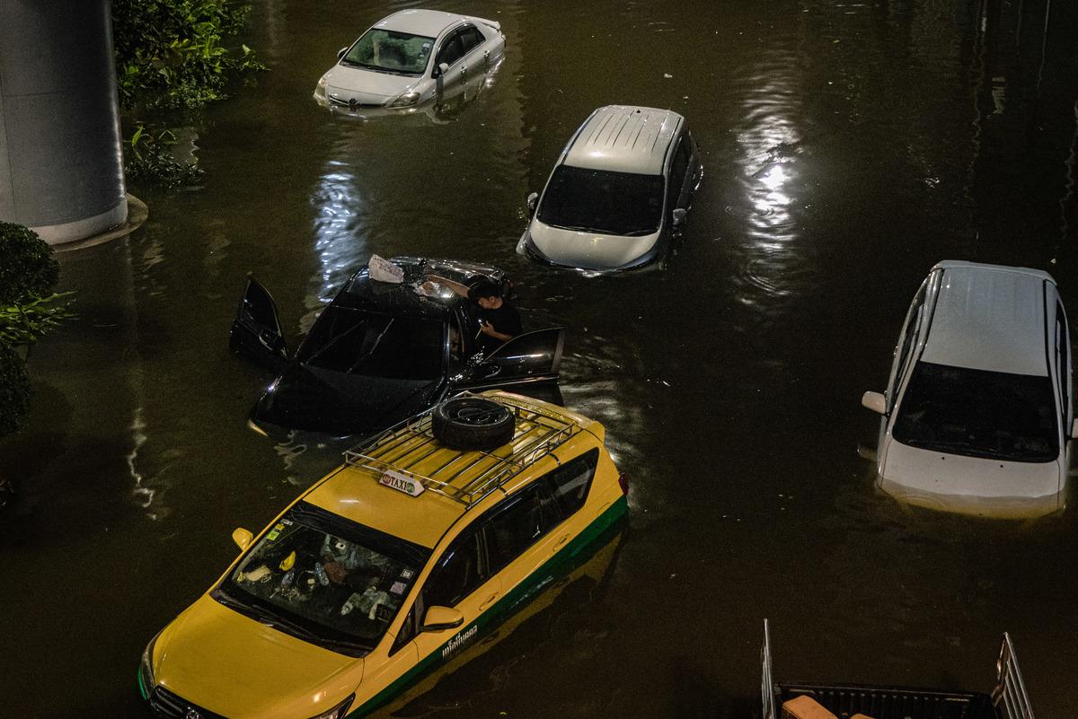 Tayland ın başkenti Bangkok taki 50 b&ouml;lgenin tamamı afet b&ouml;lgesi ilan edildi 3