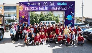 D&uuml;zce'de bilim meraklıları şenlikte buluştu