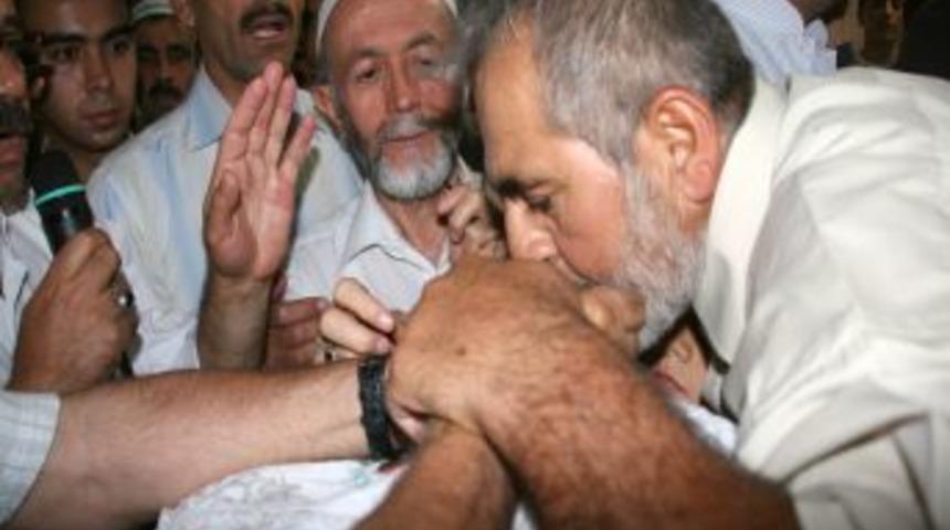 Kadir Gecesi coşkusu İlahiyat Camii'ne sığmadı