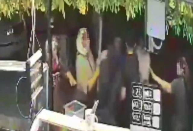 İş yerinde husumetlilerinin saldırısına uğradı: 3 çocuk annesi kadın yaralandı 1