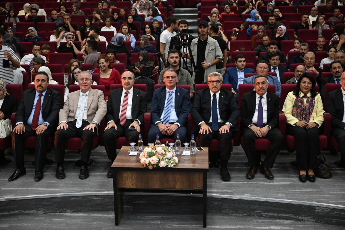 AK Parti Genel Başkan Yardımcısı Yayman, Van da 1