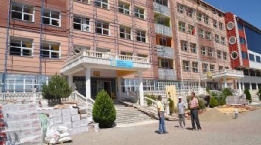 Ergin Koleji&rsquo;nde eksiklikler tadilatla gideriliyor