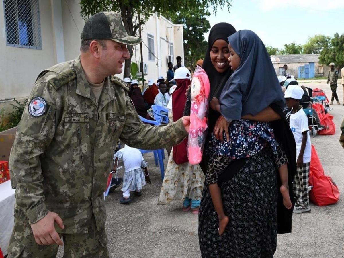MSB, Somali’de ihtiyaç sahibi gazi ve ailelerine destek oldu 1