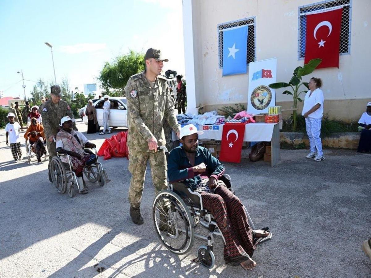 MSB, Somali’de ihtiyaç sahibi gazi ve ailelerine destek oldu 2