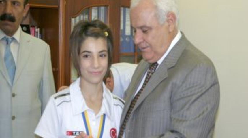 Siirtli Evin Demirhan d&uuml;nya &uuml;&ccedil;&uuml;nc&uuml;s&uuml; oldu