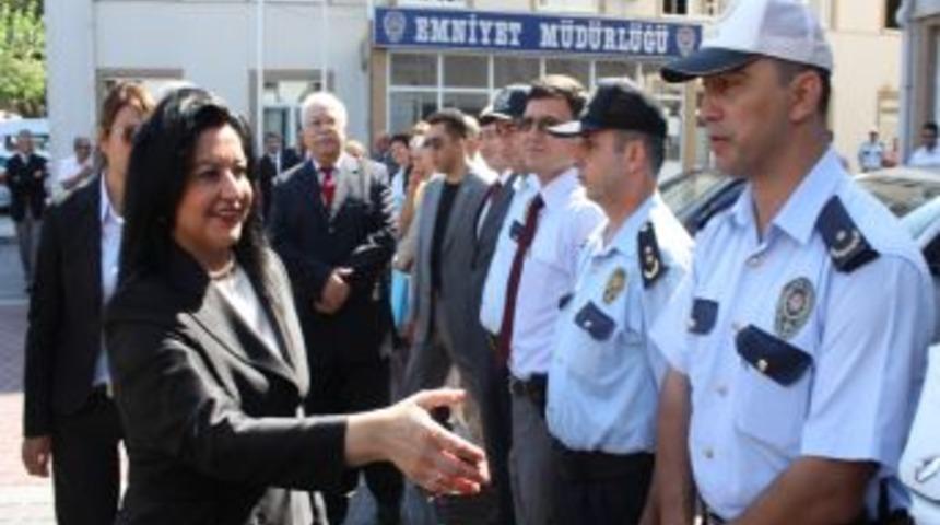 T&uuml;rkiye&rsquo;nin 2. kadın valisi Yalova'da g&ouml;reve başladı