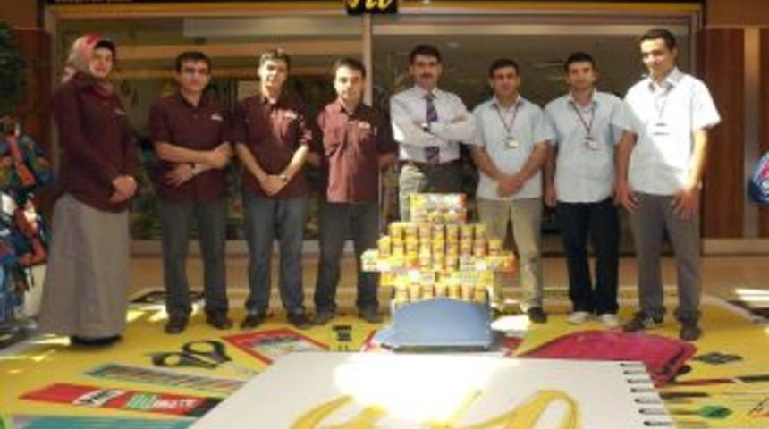 Bayram ve okul alışverişinin birleşmesi esnafın y&uuml;z&uuml;n&uuml; g&uuml;ld&uuml;rd&uuml;