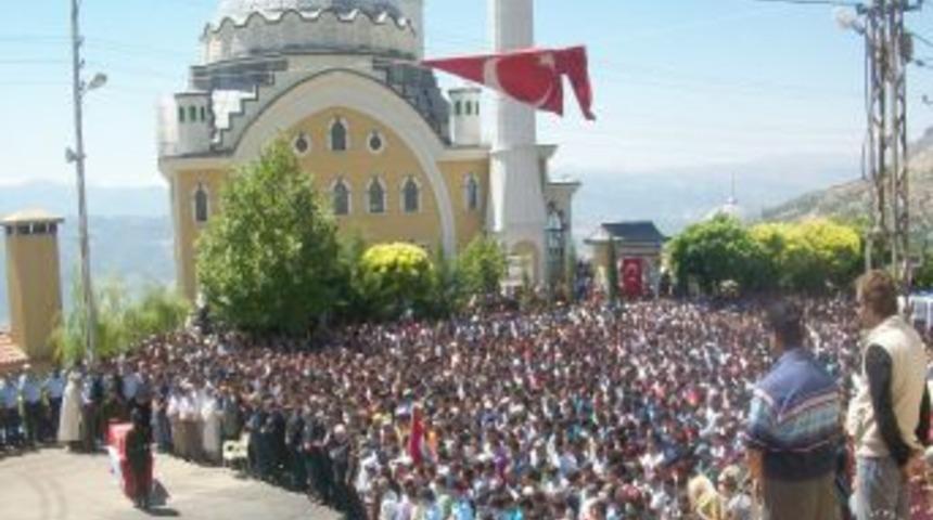 Ermenek şehidini son yolculuğuna uğurladı