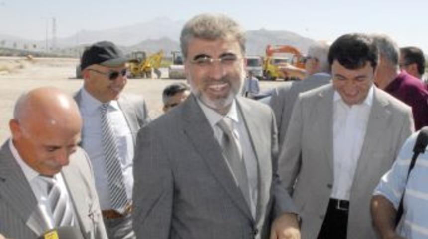 Bakan Yıldız: T&uuml;rkiye&rsquo;nin demokrasisindeki e-muhtıra kamburu atılmış oldu