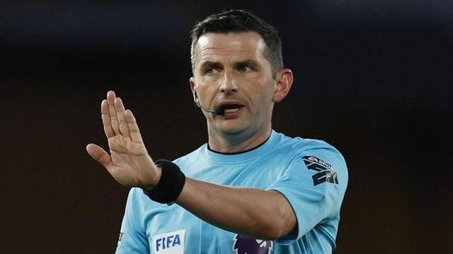 Türkiye - İtalya maçında Michael Oliver düdük çalacak