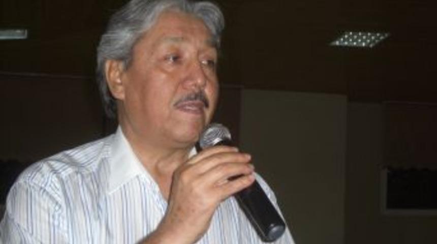 Camide yer bulamayan cemaat Bayram Namazı'nı sokakta kıldı