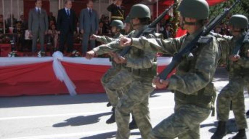 Zafer Bayramı Erzurum'da coşkuyla kutlandı