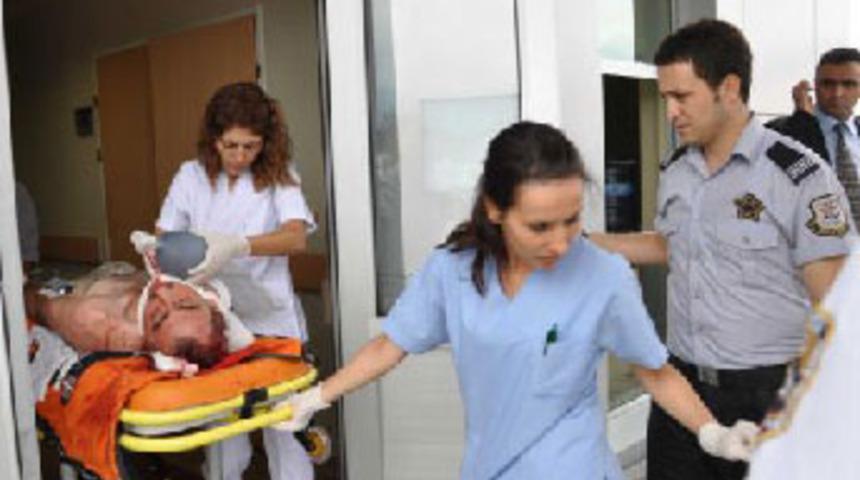 Boşanmak isteyen eşini öldürüp intihar etti