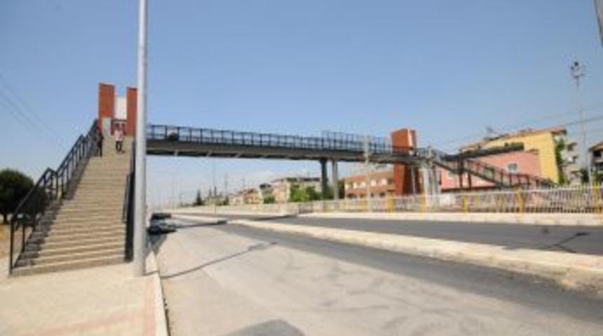 Bir asans&ouml;rl&uuml; &uuml;st ge&ccedil;it de Bayraklı Fuat Edip Baksi Mahallesi&rsquo;ne