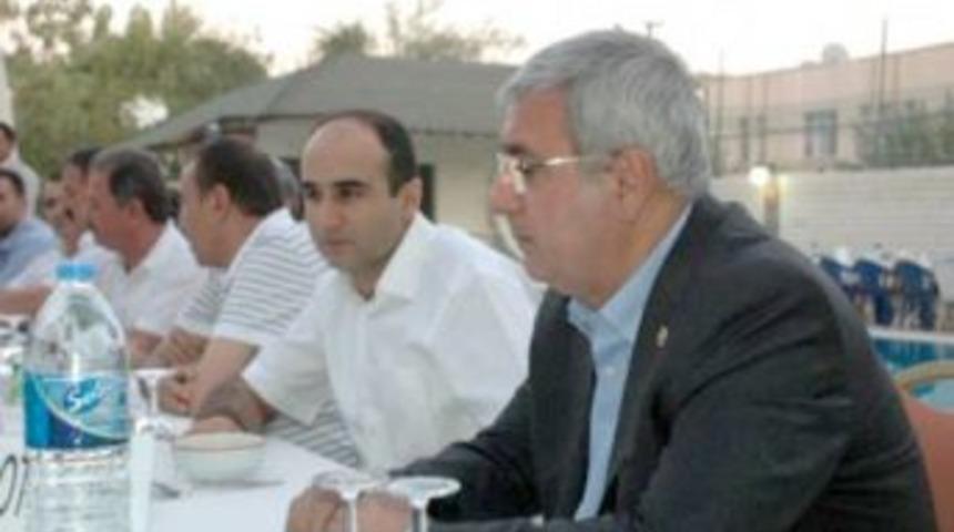 Metiner, Koşaner&rsquo;e sert &ccedil;ıktı: Anamızı da satmayız, vatana da ihanet etmeyiz