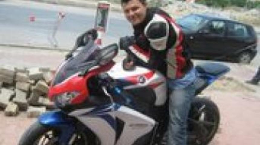 Motosiklet s&uuml;r&uuml;c&uuml;s&uuml;n&uuml;n hız tutkusu &ouml;l&uuml;mle bitti